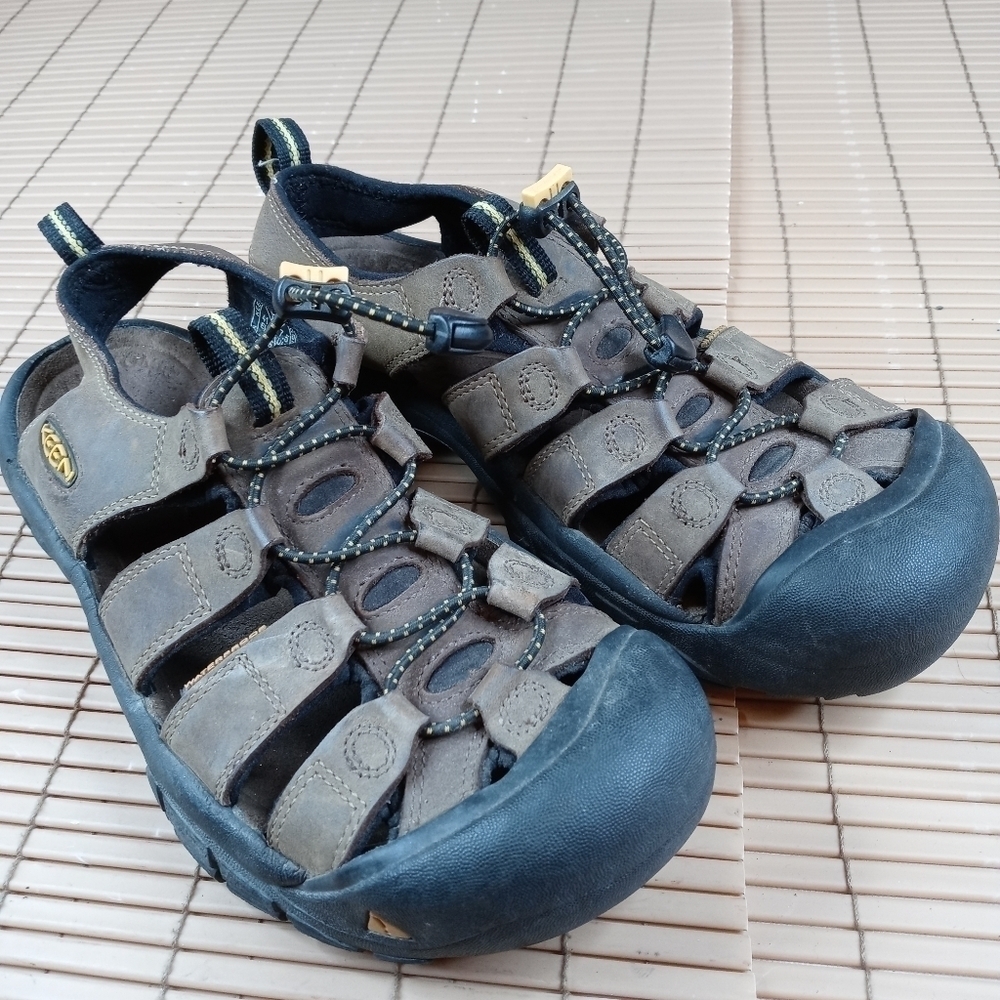 Keen SM 0608 Leather Waterproof Sandals Shoes Hiking Walking men's Sz 8.5 . 59.